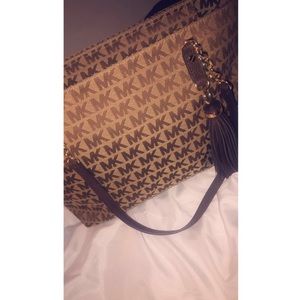 Micheal Kors Purse